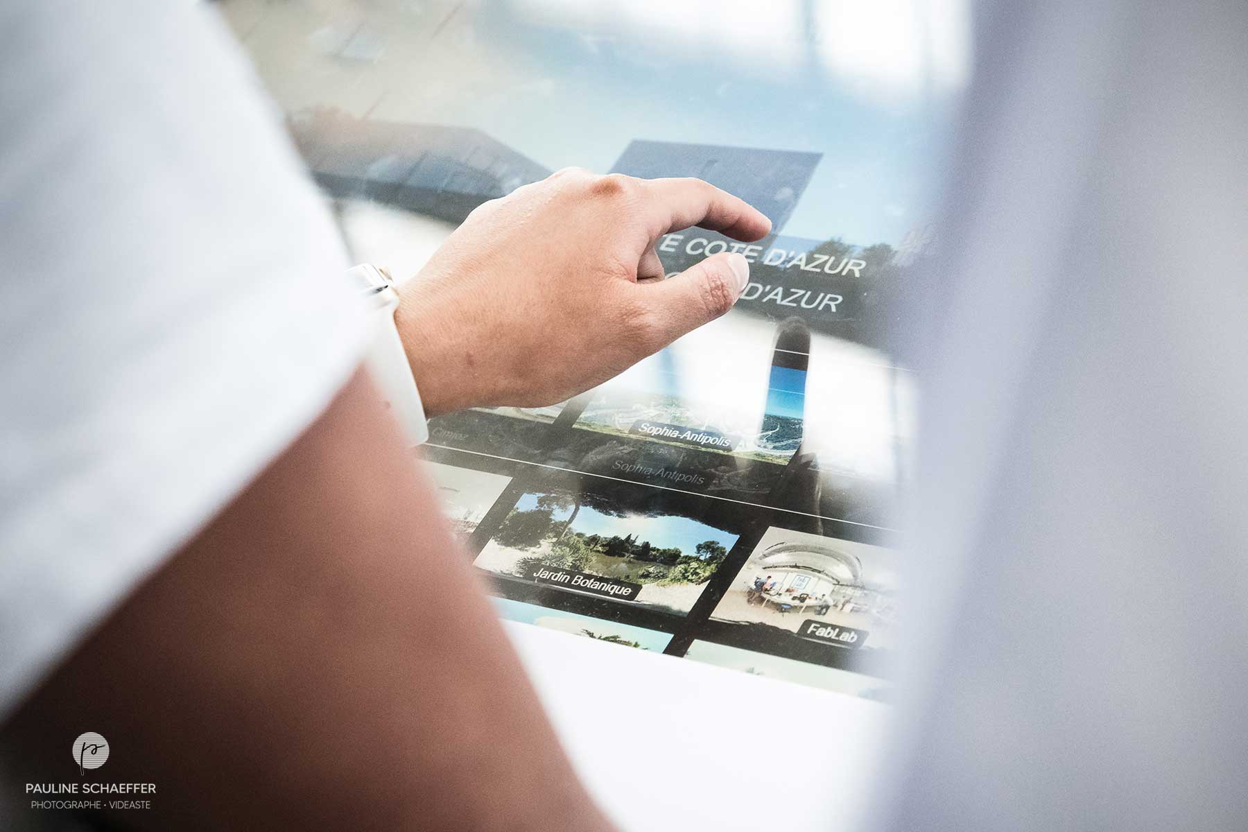 photographe-entreprise-nice-reportage-corporate-université-salon-exposition