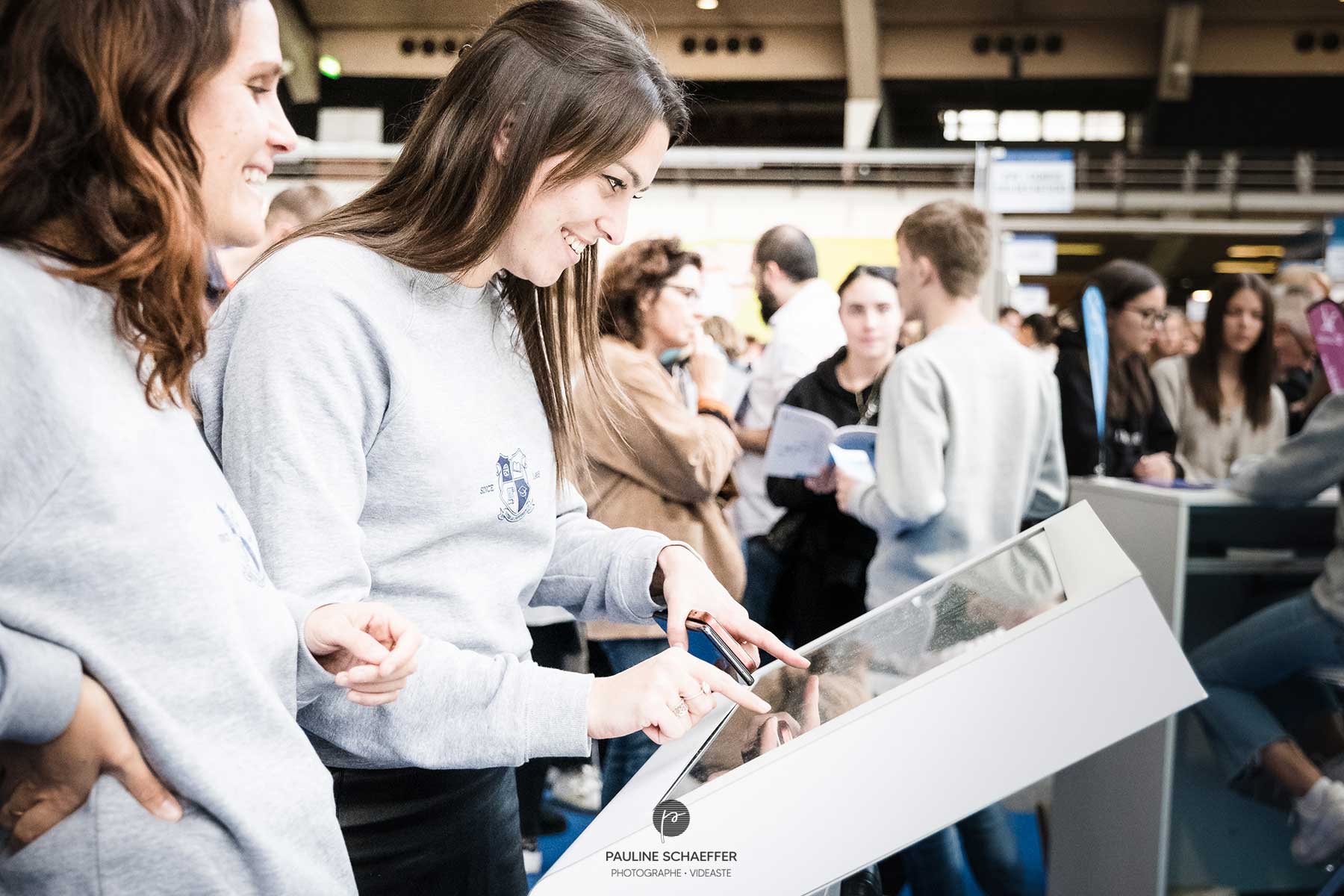 photographe-entreprise-nice-reportage-corporate-université-salon-exposition