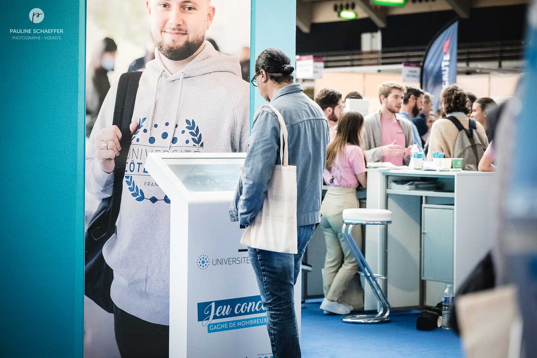 photographe-entreprise-nice-reportage-corporate-université-salon-exposition
